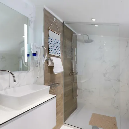 Gasthuis And Naida 4*