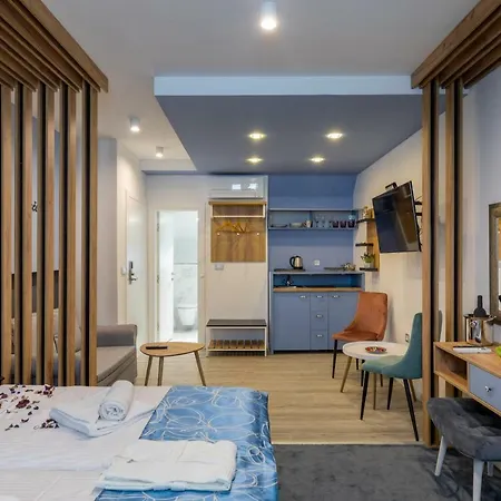 And Naida Pensión 4*