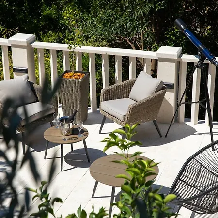 And Naida Guest house