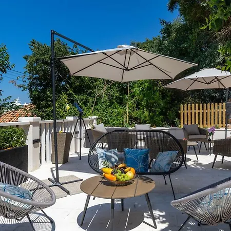 Guest house And Naida 4*