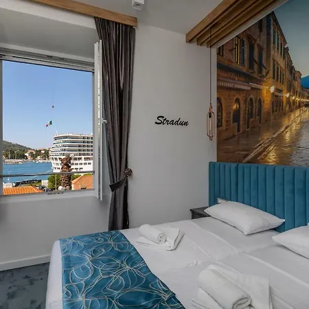 And Naida 게스트하우스