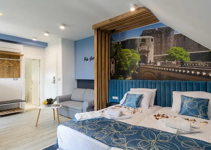 And Naida Guest house