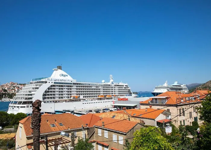 And Naida Guest house