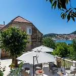 And Naida Πανσιόν Ντουμπρόβνικ